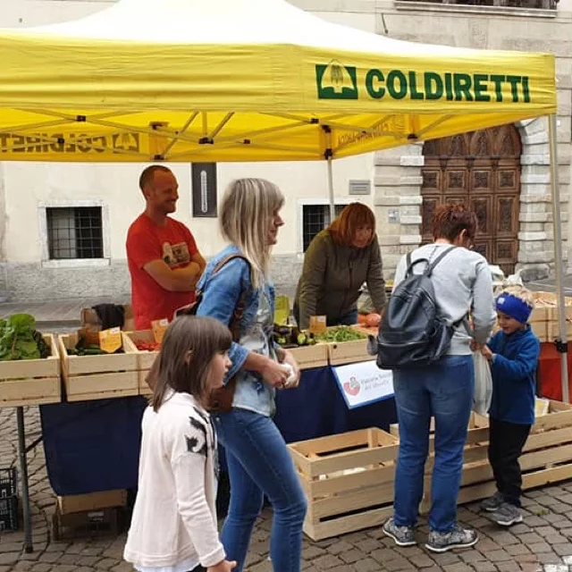 Mercato contadino prodotti bio